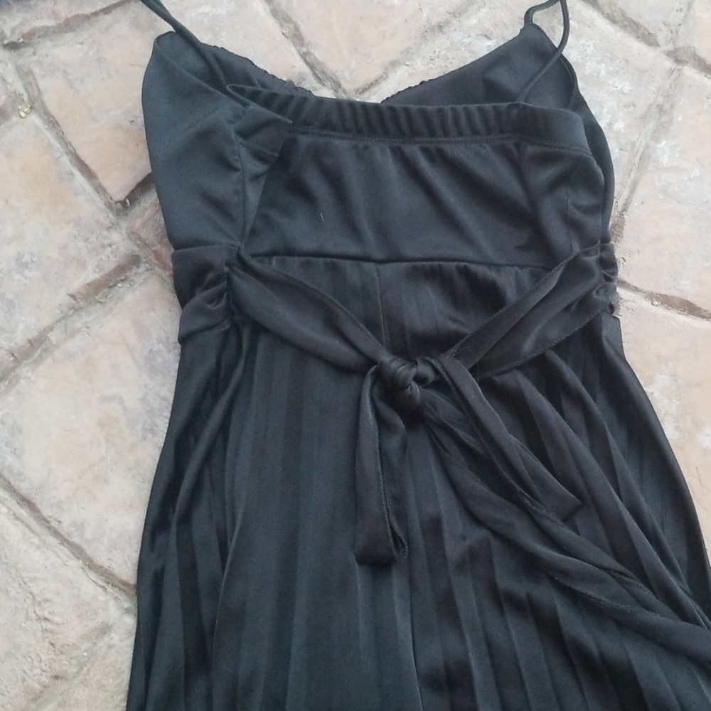 Dress - Picture 4 of 4